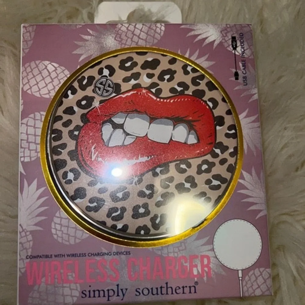 Simply Southern Wireless Charger Lips Smile Kiss iPhone Samsung Cell Phone New